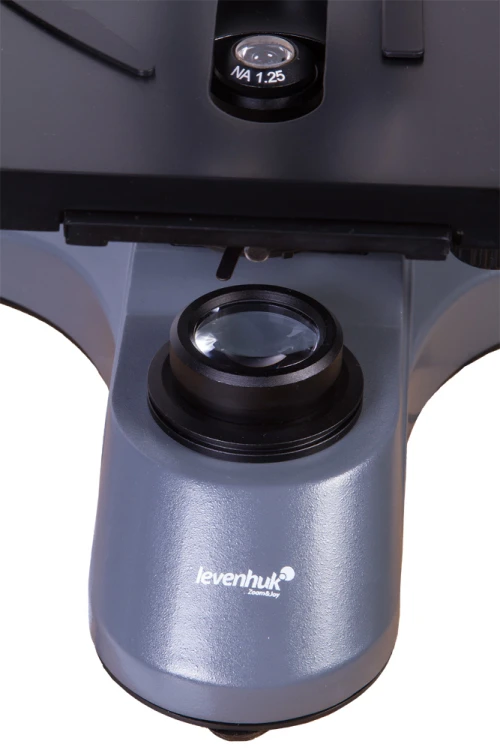 Mikroskop Levenhuk 740T